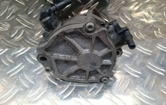 Peugeot 5008 Vacuum pump 9804021880