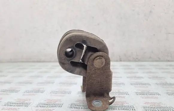 Audi A4 S4 B8 8K Muffler mount bracket/holder 8K0253144E 8D0253147G