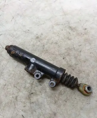 Mercedes-Benz W123 Clutch master cylinder 
