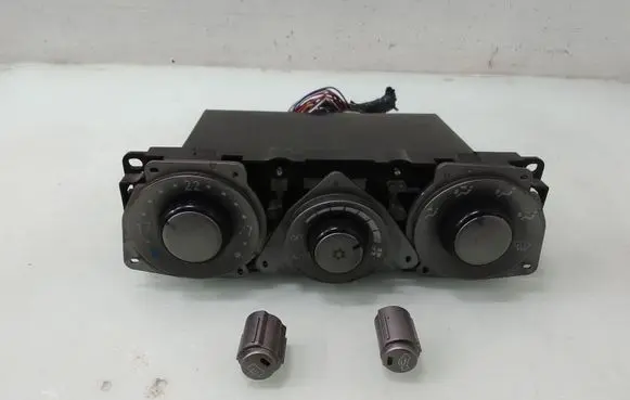 Mitsubishi Grandis Climate control unit 7820A071
