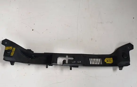 Volvo V50 Radiator trim 30716338 30716339