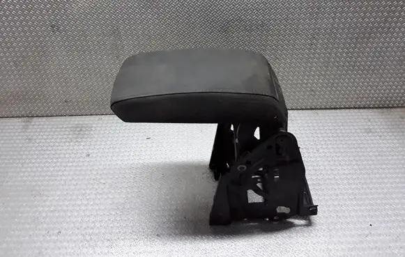 Skoda Octavia Mk2 (1Z) Armrest