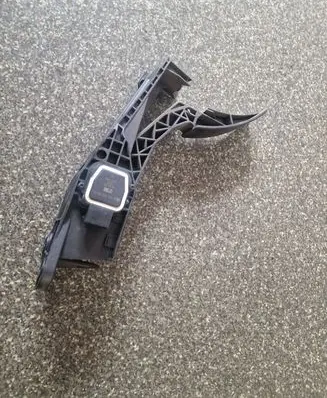 Mercedes-Benz ML W164 Accelerator throttle pedal 1643000004