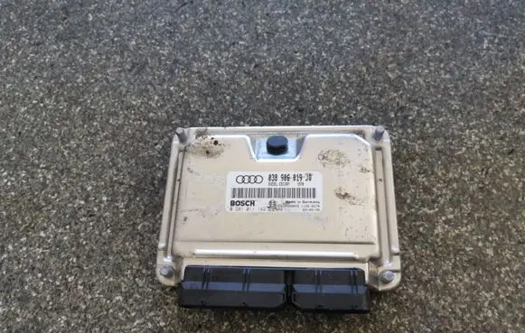 Audi A4 S4 B6 8E 8H Engine control unit/module 038906019JQ 0281011142
