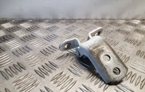 Toyota Auris E180 Front door upper hinge
