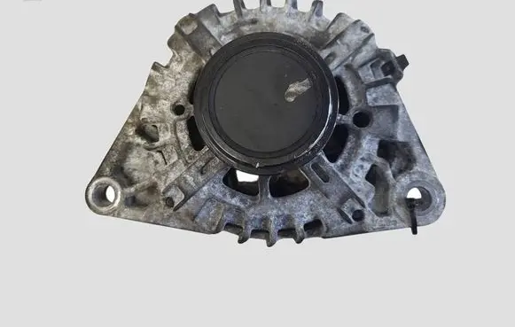 Hyundai i30 Generator/alternator 373002A850