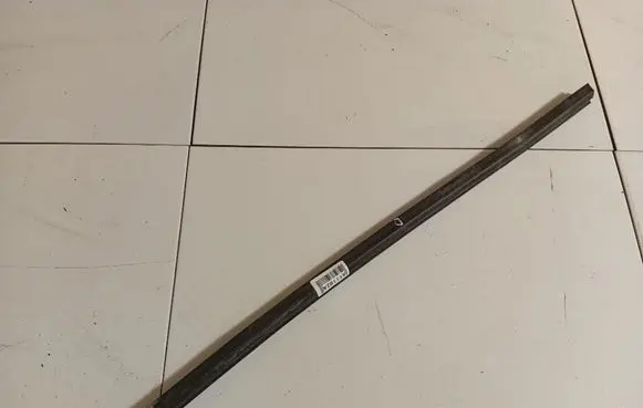 Opel Astra H Front door glass trim molding 