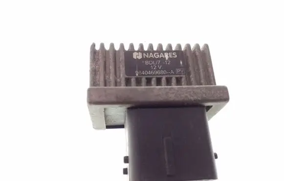 Nissan Qashqai Glow plug pre-heat relay 9640469680A