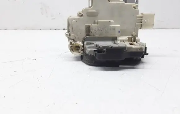 Seat Exeo (3R) Front door lock 8E2837016AA