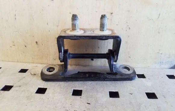 Subaru Forester SG Tailgate/trunk/boot hinge