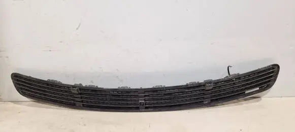 Mercedes-Benz E W211 Wiper trim 2118800005