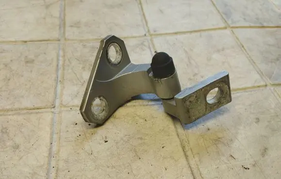 Volkswagen PASSAT B6 Front door upper hinge 3C0831402D
