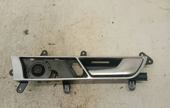 Audi A6 S6 C6 4F Front door interior handle 4F0837020