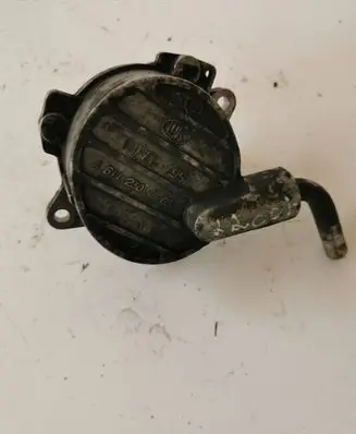Mercedes-Benz C W203 Vacuum pump A6112300065