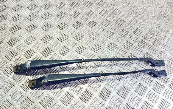 Skoda Fabia Mk2 (5J) Front wiper blade arm 5J1955409B 5J1955410B