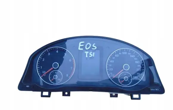 Volkswagen Eos Speedometer (instrument cluster) 1Q0920874G