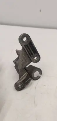 Audi A4 S4 B7 8E 8H Gear shift cable bracket 4B0713125D