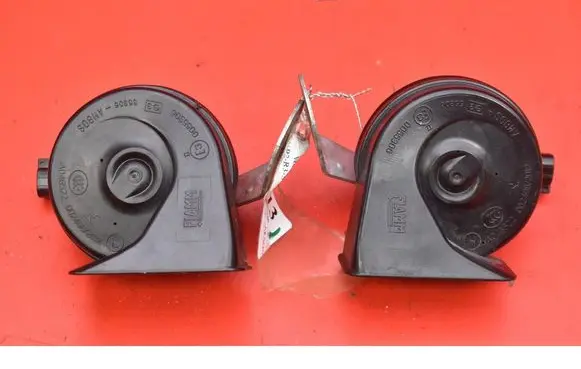 Volvo V40 Horn signal A046522