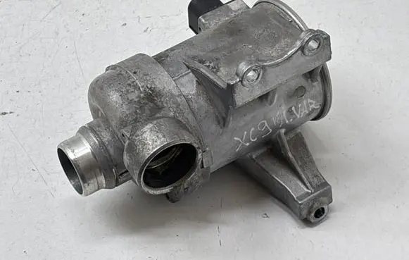 Volvo XC90 Water pump 327827210 31441970 31293736