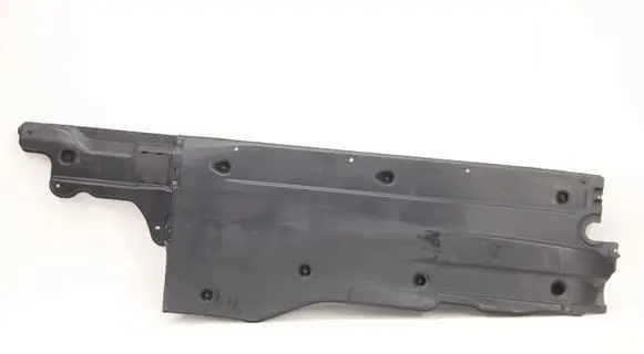 Volkswagen PASSAT B8 Engine splash shield/under tray 3Q0825202F