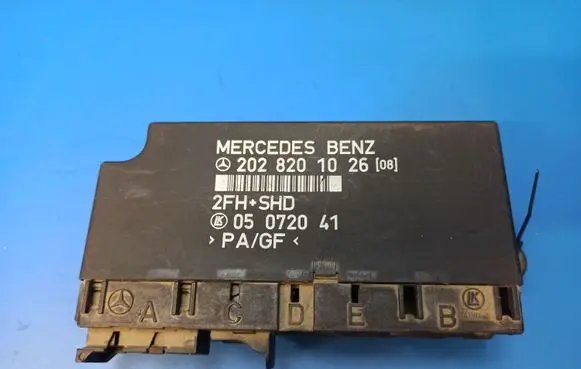 Mercedes-Benz C W202 Comfort/convenience module 2028201026