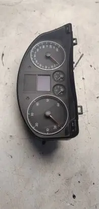 Volkswagen Golf Plus Speedometer (instrument cluster) 1k0920861B