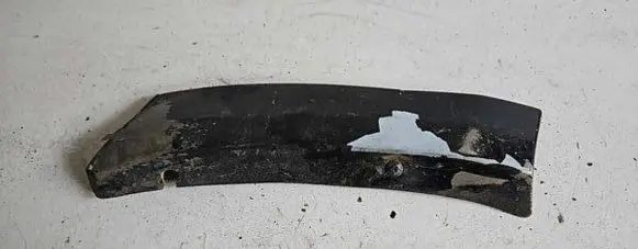 Rear fender molding trim