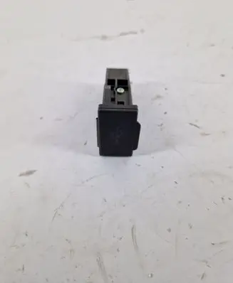 Mitsubishi Pajero AUX in-socket connector 
