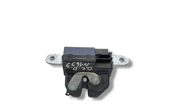 Opel Corsa D Tailgate/trunk/boot lock/catch/latch 55701971