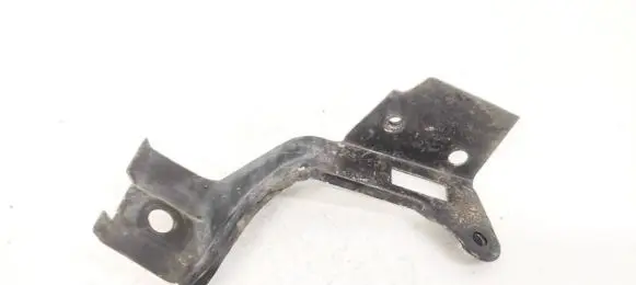Volkswagen PASSAT B5 Fender mounting bracket 3B0821237