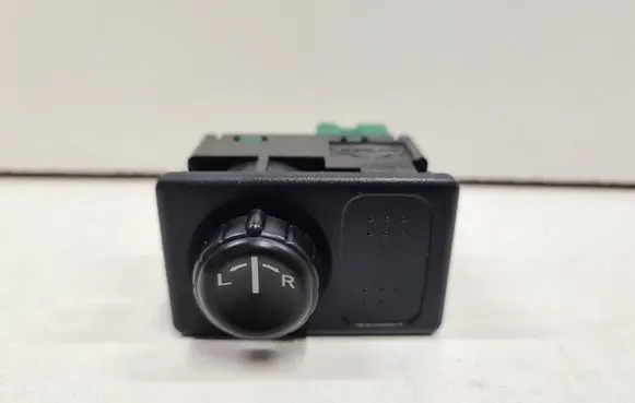 Nissan Primera Wing mirror switch