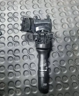 Toyota Corolla E140 E150 Wiper control stalk 17F162 47031