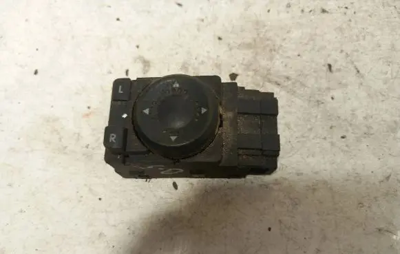 Volkswagen PASSAT B5 Wing mirror switch 3B1959565B
