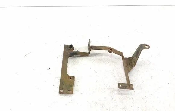 Mazda 626 Fog light bracket 6698014