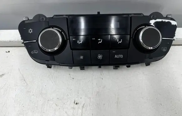 Opel Insignia A Climate control unit 13273097