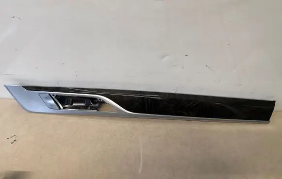 BMW 7 G11 G12 Front door trim bar 9129391