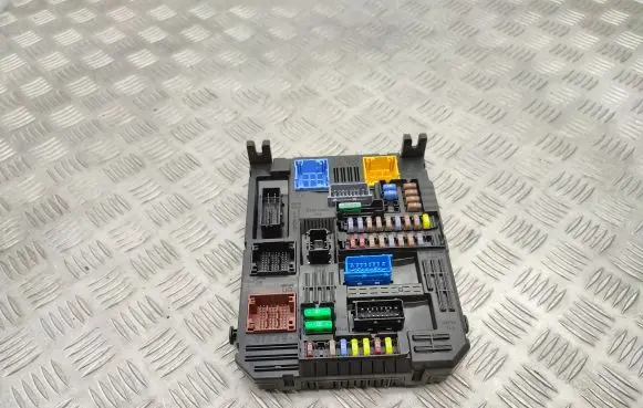 Citroen Berlingo Fuse module 9845141280