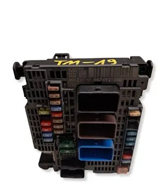 Citroen C4 II Fuse box set 9674921580