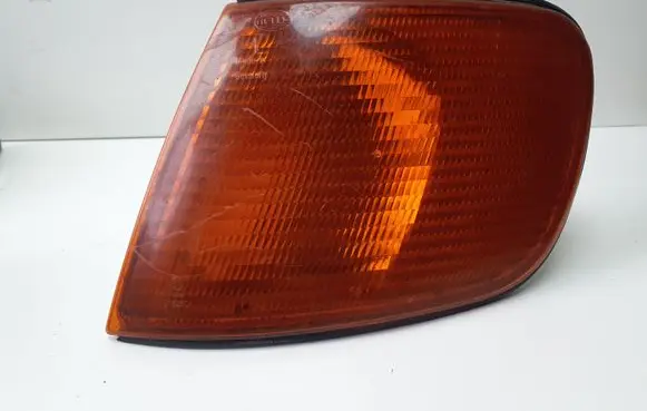 Audi 100 S4 C4 Front indicator light 137985 0152604