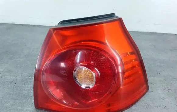 Volkswagen Golf V Rear/tail lights