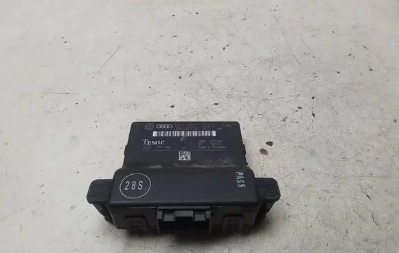 Volkswagen PASSAT B6 Gateway control module 1K0907530F 1K0907951