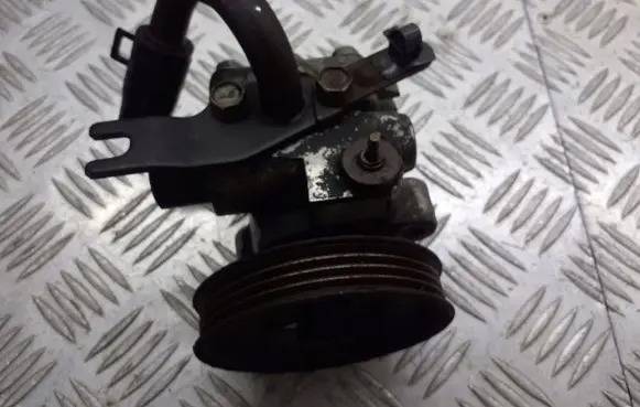 Hyundai Getz Power steering pump YST-11