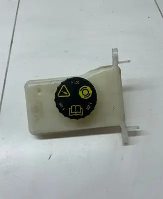 Peugeot 308 Brake fluid reservoir 9807651580