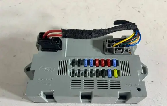 Jaguar F-Pace Fuse module CPLA14Q073AA 1812149337 73707520