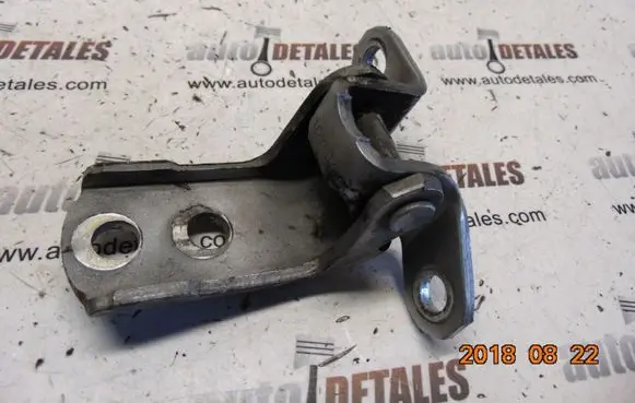 Toyota Avensis Verso Front door upper hinge