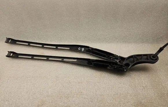 Audi A6 Allroad C5 Front wiper blade arm 4B1955408D 4B1955407D