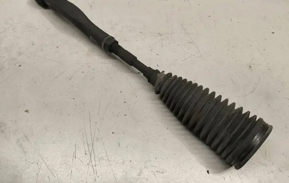 Toyota Avensis T270 Steering tie rod 