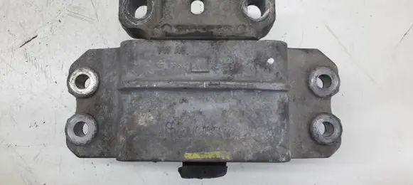 Volkswagen Golf V Engine mount bracket 1K0199555