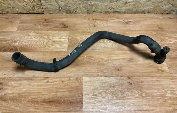 Volkswagen PASSAT B5 Engine coolant pipe/hose 1J0121619A