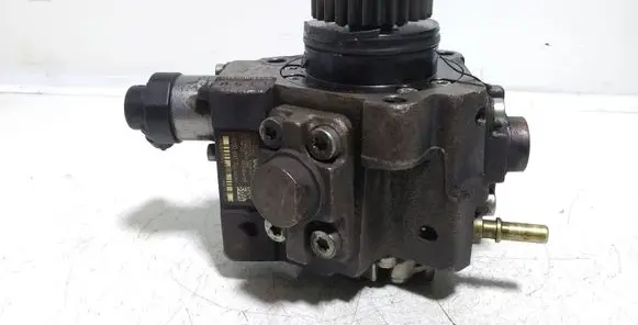Renault Koleos I Fuel injection high pressure pump 0445010170 8200804288 H8200690744
